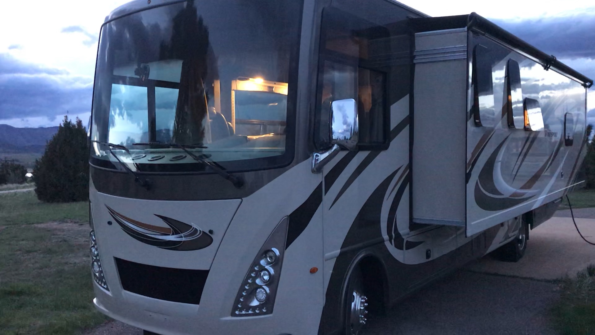 Read more about the article We Bought A Motorhome To Travel Full-time